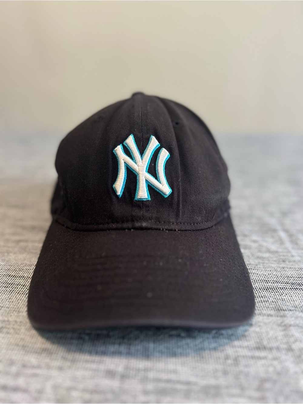 New York Yankees New Era Fits 9FIFTY Cap Men Black, White W/ Teal Accent Snapbac